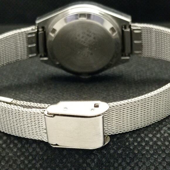 Vintage 1987 Citizen Automatic Womans Silver Watch W/daydate & Gold accents - Picture 2 of 8